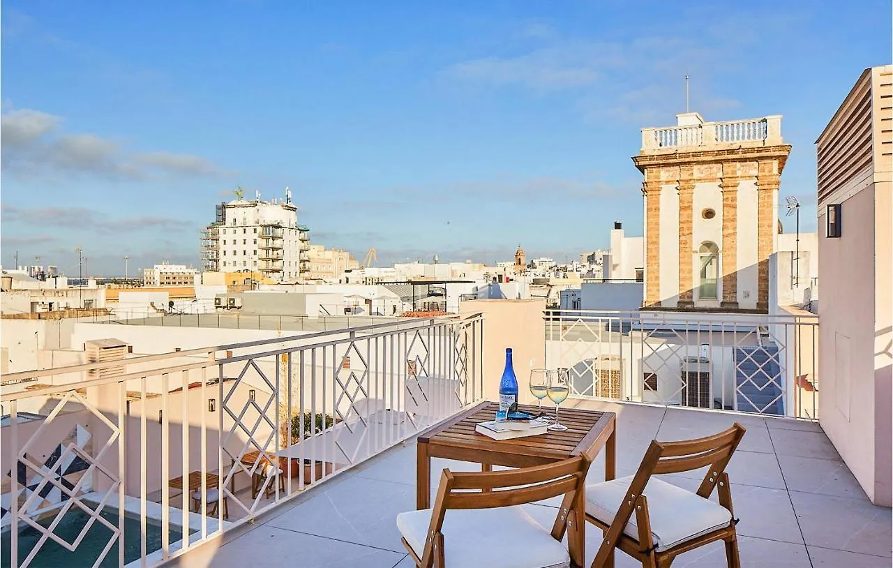 Awesome Apartment In Cadiz With Kitchen