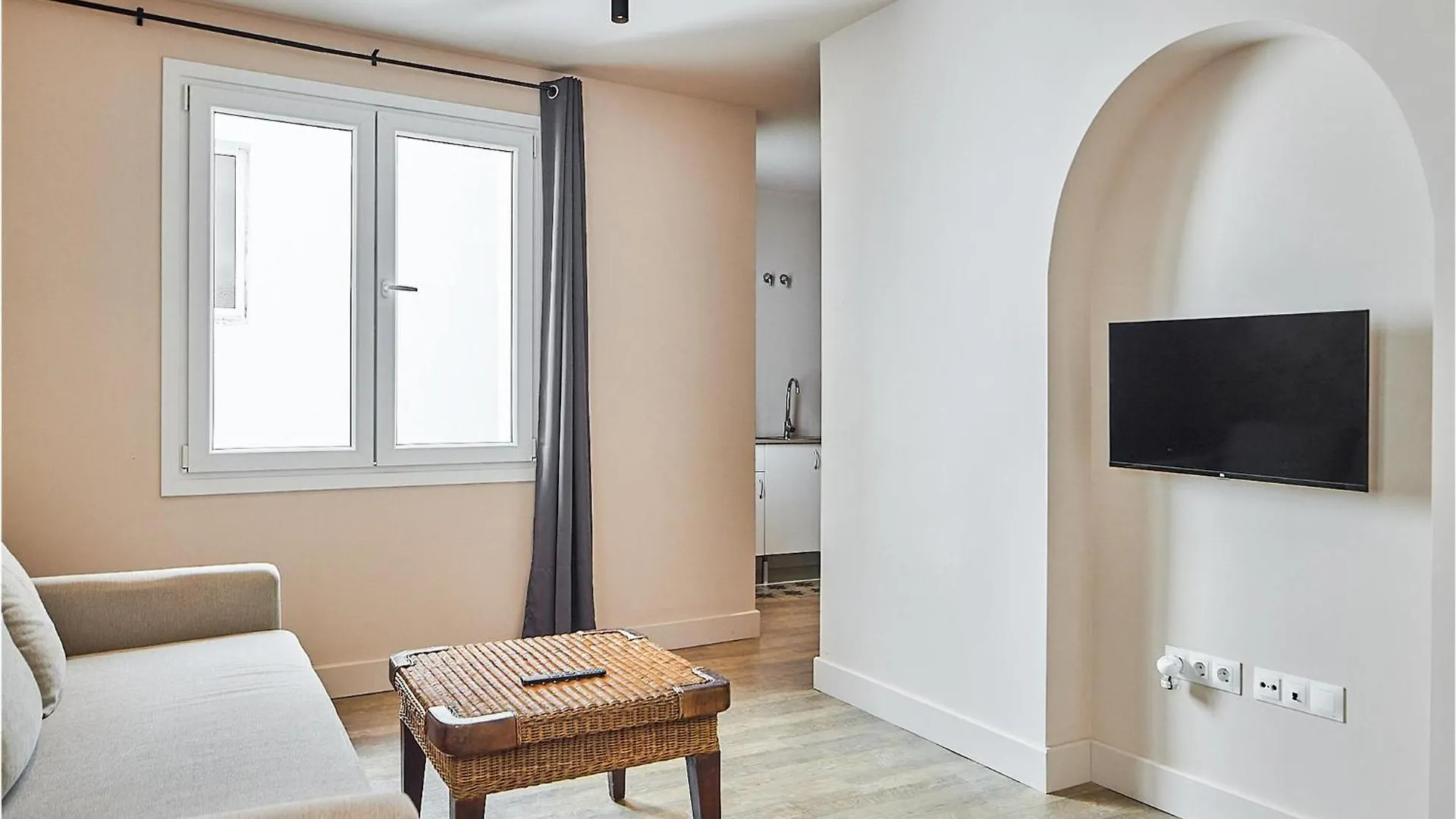 Awesome Apartment In Cadiz With Kitchen
